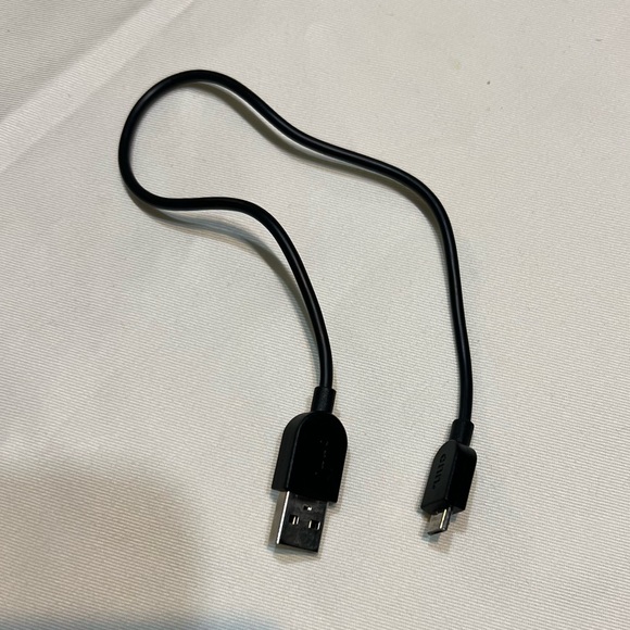 BEATS Solo3 Wireless Rose Gold On-Ear Bluetooth Headphones - Picture 16 of 16